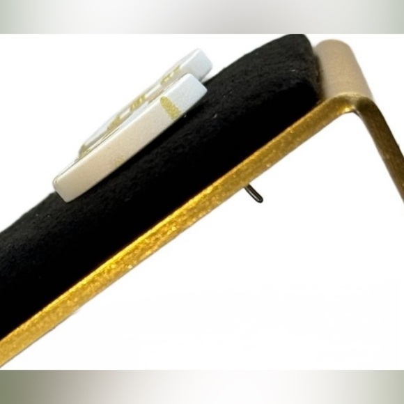 Geometric Patterned Earrings - Picture 5 of 6